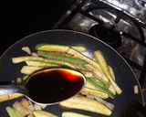 Foto del paso 4 de la receta: Pollo con calabazas salteadas