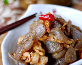 A picture of step 8 of Sautéed Spicy Konnyaku Seasoned with Oyster Sauce, Mayonnaise, and Bonito Flakes.
