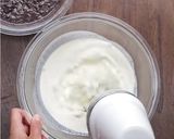 A picture of step 5 of Cookies 'N' Cream Ice Cream.