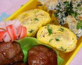 A picture of step 4 of Tamagoyaki Omelete with Shirasu and Green Onion.