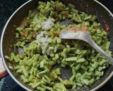 A picture of step 3 of Masala Gwar/Guar ki fhali ki bhaji.