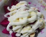 Foto langkah ke 2 dari resep Salad Buah Naga Pisang.