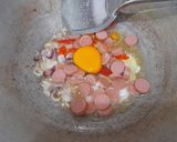 Foto langkah ke 1 dari resep Nasi Goreng Sosis Telor.