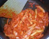 A picture of step 4 of Sambal Telur (Malaysian-Style Hard Boiled Eggs in Chili Sauce).