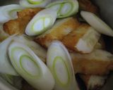 A picture of step 2 of Satsuma-Age and Leek Stir-Fry.