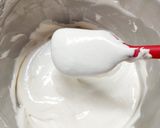 Foto langkah ke 2 dari resep Bolu kukus mekar motis semangka.