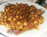 A picture of step 8 of Curried chickpeas.