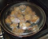 A picture of step 5 of Comfort Food For Fall and Winter: Chicken Simmered in Nameko Mushrooms and Daikon Radish.