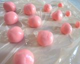 A picture of step 7 of Decorative Chocolate Roses.