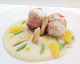 Foto del passaggio 6 della ricetta Rana pescatrice con crema di finocchio, cipollotto brasato e arancia