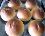 A picture of step 4 of Fluffy Honey and Heavy Cream Rolls.