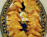 A picture of step 3 of Triangular fried yam.