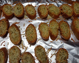 Foto del paso 4 de la receta: Pan de ajo con queso