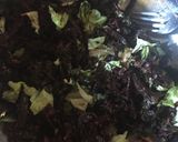 Foto del paso 1 de la receta: Tortilla de lechuga y hojas de remolacha