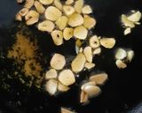 A picture of step 1 of Tamatar ki bhunni chutney.