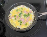 Foto del paso 2 de la receta: Tortilla Española con un toque Boricua
