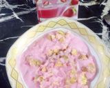 A picture of step 3 of Strawberry Custard.