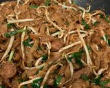 Gambar langkah 7 resipi Kuey Teow Goreng.