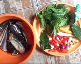 Foto langkah ke 1 dari resep Mangut Lele Kemangi.