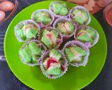 Foto langkah ke 6 dari resep Bolu Kukus Mekar Semangka.