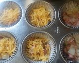 A picture of step 5 of Omelet Muffins.