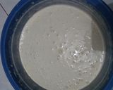 Foto langkah ke 2 dari resep Bolu kukus semangka.