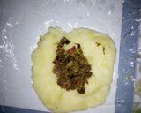 A picture of step 3 of Potatoe balls.