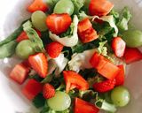 Hình bước làm 1 của món 💚 Salad Trái Cây, Feta & Hồ Đào Sốt Sữa Chua