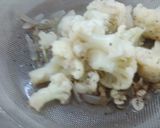 A picture of step 1 of Cauliflower soup for weight loss.