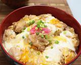 A picture of step 6 of Rich Stir-Fried Oyako Chicken and Egg Rice Bowl.