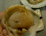 A picture of step 1 of Burgundy-style Scallops.