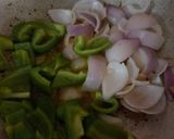 A picture of step 5 of Kadhai Paneer.