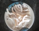 A picture of step 1 of Coconut chutney.