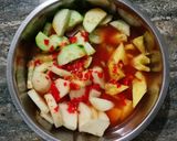 Foto langkah ke 4 dari resep 59. Asinan Buah Bogor.
