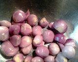 A picture of step 1 of shallot oil.