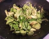 Une image de l'étape 6 de Bau chim Kai choï mustard sauté à l ail,citron et gingembre.