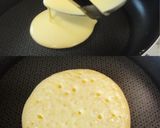 A picture of step 4 of Strawberry & Azuki Dorayaki with a Buttery Aroma.