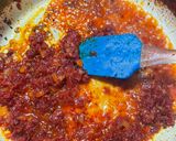 A picture of step 2 of Vodka pasta sauce.