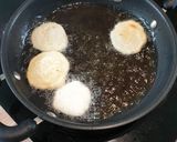 Foto langkah ke 8 dari resep Cireng sambal hijau.