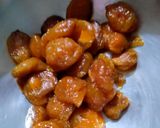 A picture of step 1 of Aloo bukharay ki chutney.