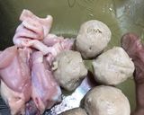 Foto langkah ke 1 dari resep Soup ayam bakso.