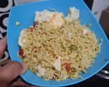 Foto langkah ke 5 dari resep Indomie Telor Cabe Merah Spesial.