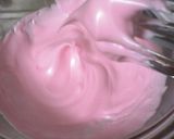 A picture of step 3 of My Original Strawberry Macarons.