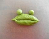 A picture of step 6 of Matcha and Ama-Natto Frog Shaped Buns.