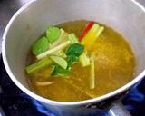 รูปขั้นตอนการทำที่ 2 ของ ปีกไก่ ตับไก่ ต้มขมิ้น