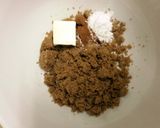 A picture of step 6 of Apple Streudel Muffins.