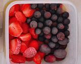 Hình bước làm 2 của món Sinh tố berry yến mạch (bữa sáng)