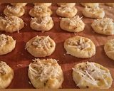 Foto langkah ke 5 dari resep Garlic Cheese Cookies.