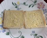 A picture of step 5 of Grilled Cheesy Chicken Sausage Egg Omelette Sandwich.