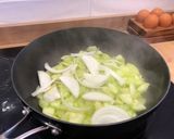Foto del paso 3 de la receta: Tostas de zarangollo de calabacín